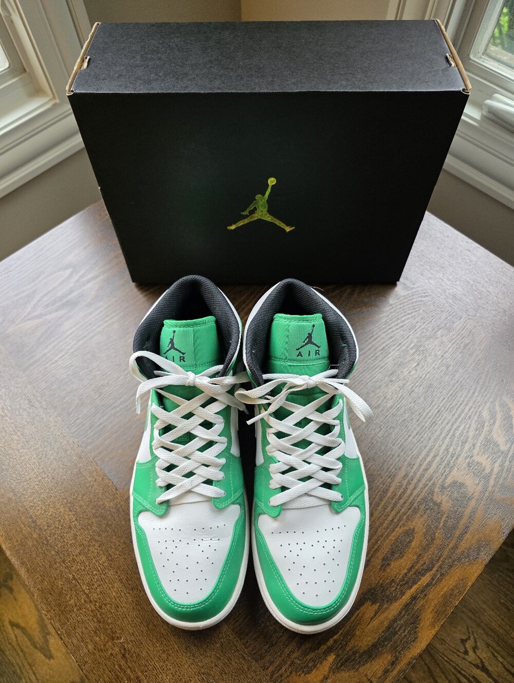Nike Air Jordan 1 Mid 'Lucky Green' Spring 2023 - Picture 7 of 10